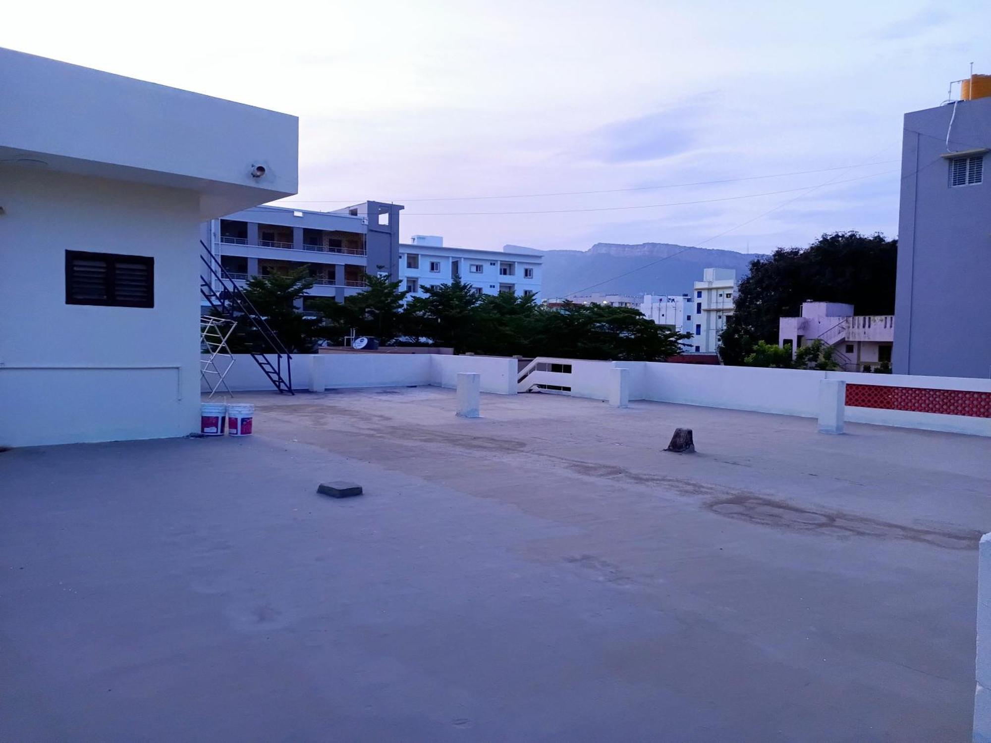 Budget Penthouse 2Guest Villa Tirupati Exteriör bild