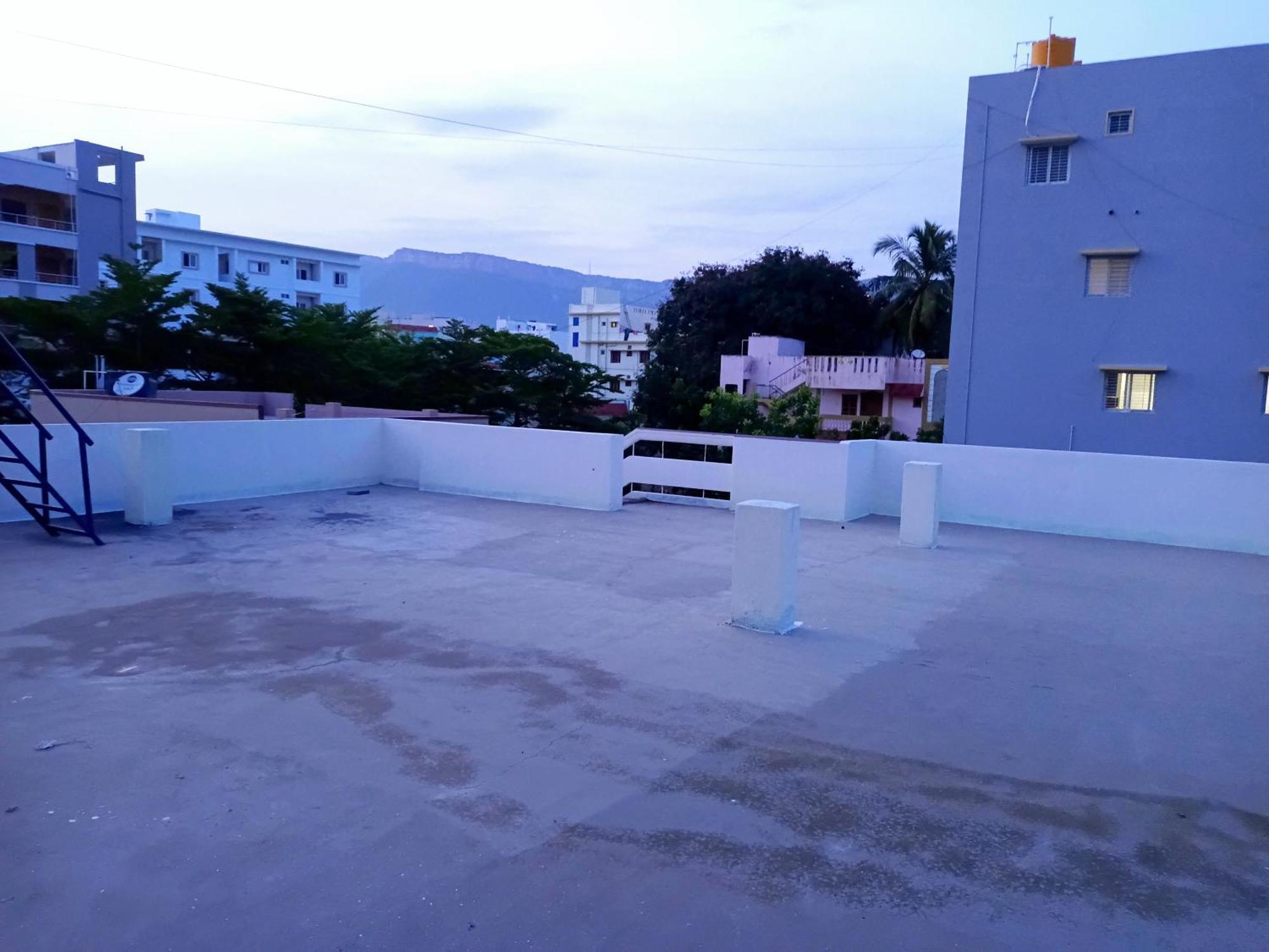 Budget Penthouse 2Guest Villa Tirupati Exteriör bild